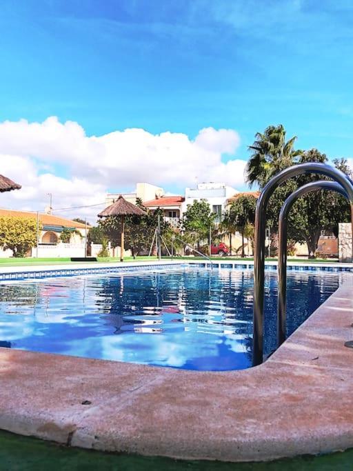 Cozy Bungalow In Urb La Marina With Shared Pool San Fulgencio エクステリア 写真