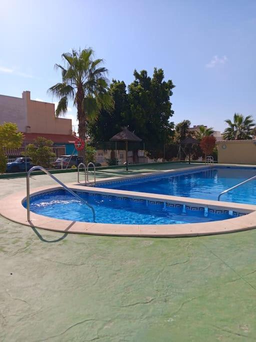 Cozy Bungalow In Urb La Marina With Shared Pool San Fulgencio エクステリア 写真
